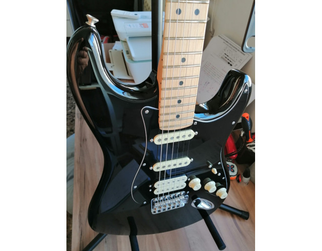 Fender American Performer Stratocaster MN HSS Black