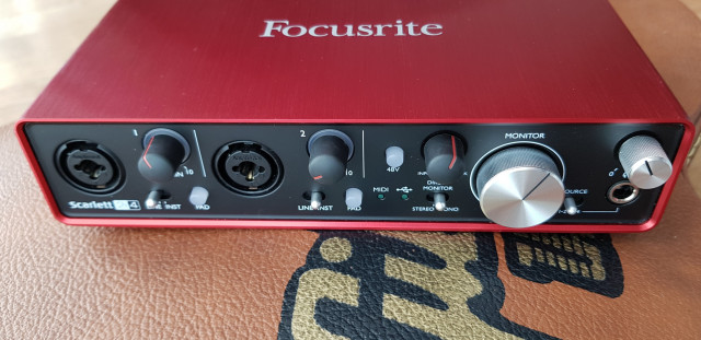 Interface de audio Focusrite Scarlett 2i4