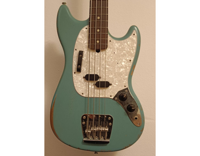 RESERVADO Cambio Bajo Fender Mustang JMJ por Guitarra eléctrica