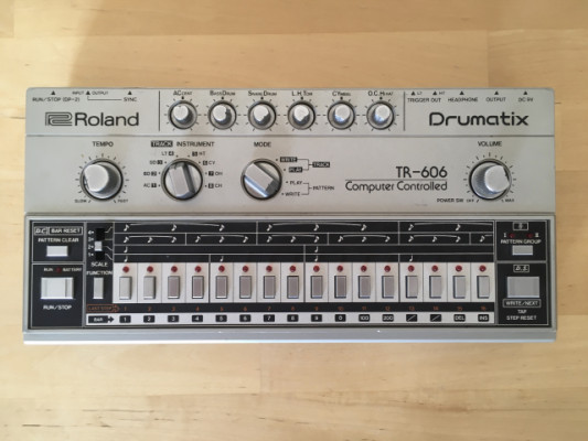 Roland TR-606 (drum Machine)