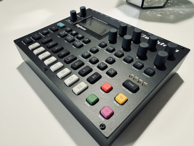 Digitone como nuevo