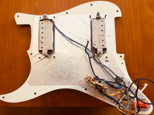 Golpeador Stratocaster con mini-Humbucker. Firecaster!!