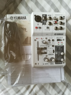 YAMAHA AG03 Mezclador de 3 canales con interfaz de audio USB