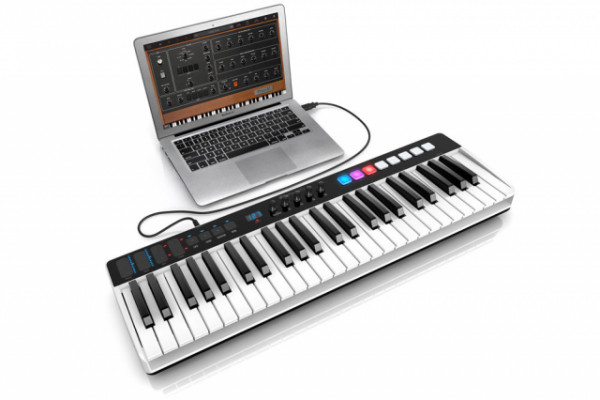 Controlador Irig Keys I/O 49 con funda original Reservado