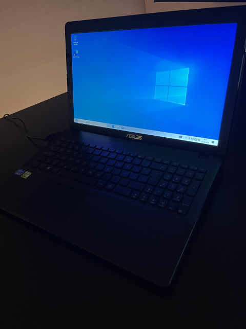 Portátil ASUS X552C Notebook PC