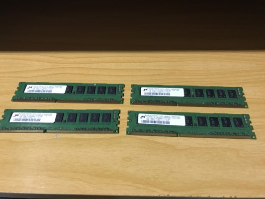 Memoria RAM 4 modulos 1GB DDR3 1066MHZ ECC