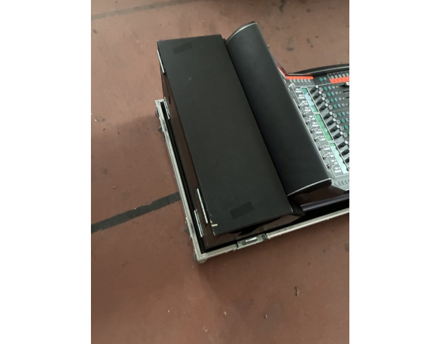 Flightcase a medida para Allen & Heath dLive C1500 – Estado impecable