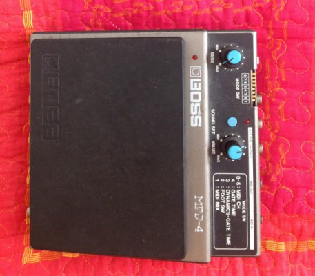 Boss MPD-4 - Controlador MIDI