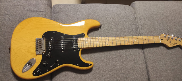 Fender Special Edition Lite Ash