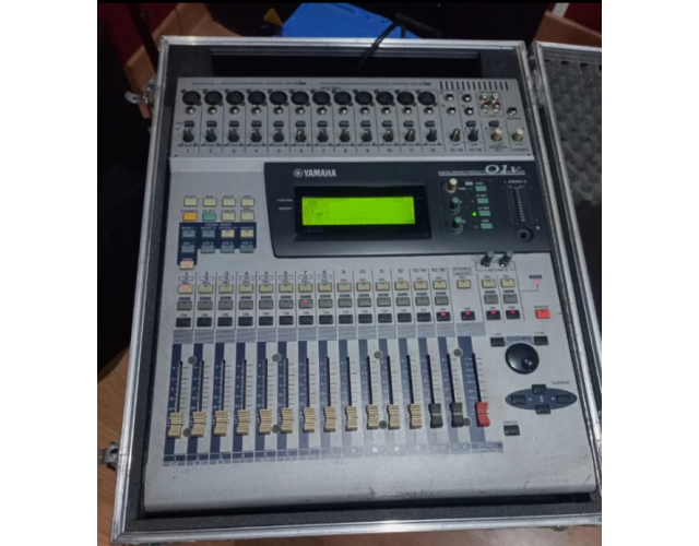 Consola digital YAMAHA