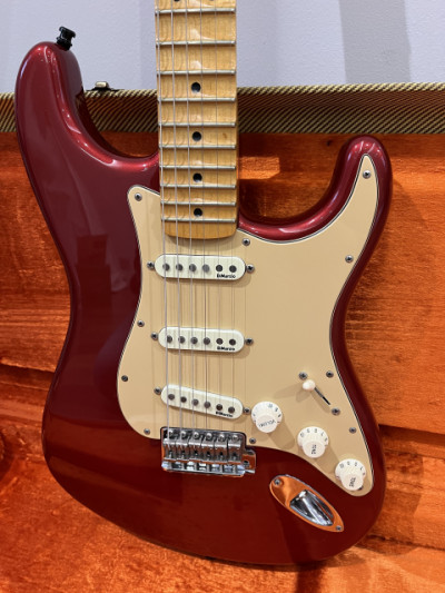 Fender Yngwie Malmsteen Candy Apple Red