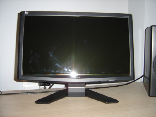 Monitor LCD de 18.5" Acer como nuevo