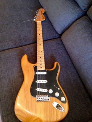 Fender Stratocaster 77