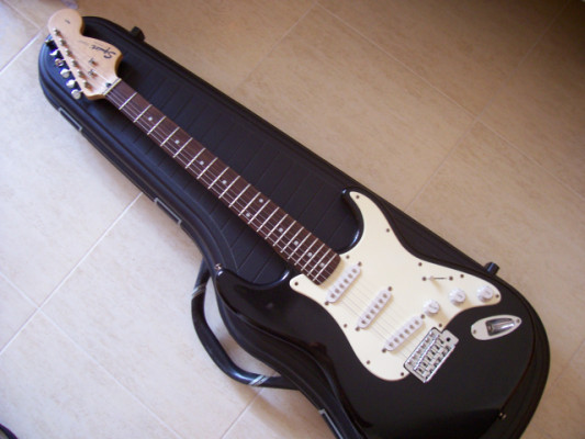 Squier stratocaster crafted in Indonesia año 2000