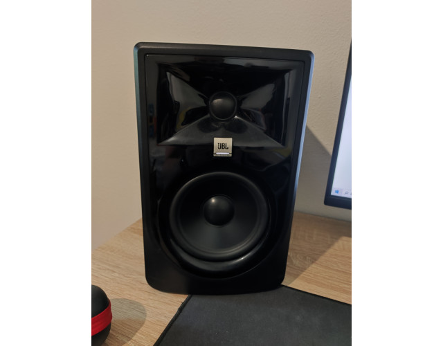 Monitores estudio JBL 305P MKII