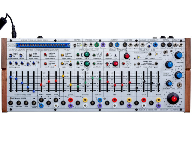 Pulsar23 + Perkons HD por buchla easel command