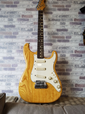 Fender Gold Elite Stratocaster Natural Vintage  1984