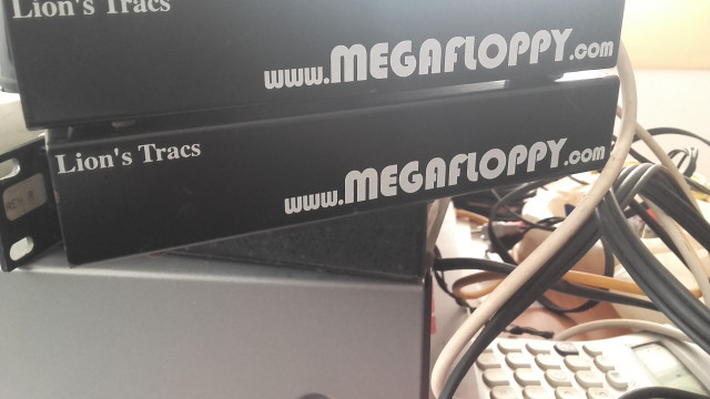 lector con disco duroMidiplayer Megafloppy