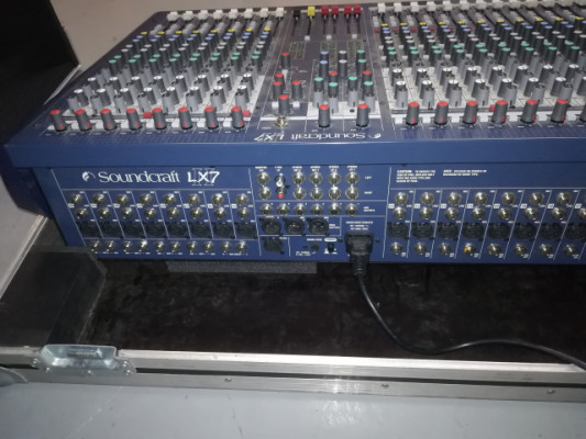 Soundcraft LX7-II 32ch 6aux