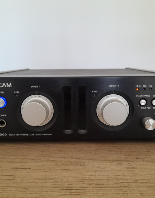 Interfaz y preamplificador TASCAM UH 7000