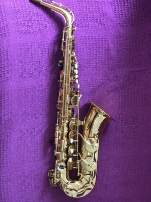 Saxofón Alto Yamaha YAS-275