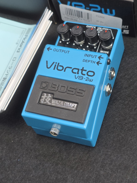 Boss Vibrato VB-2w Waza Craft