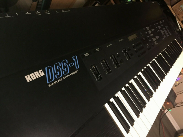 Korg DSS1 con librerías.