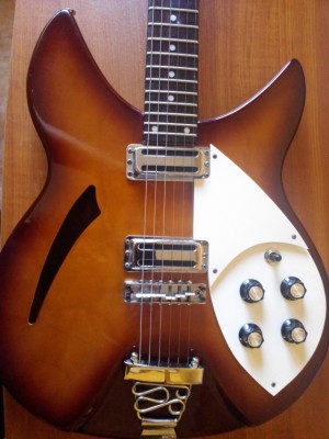 copy rickenbacker 330 - vintage 80s