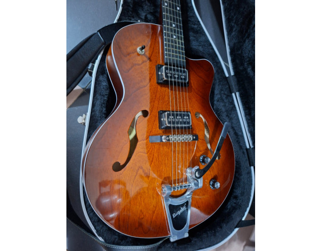 Godin 5th Avenue Uptown T-Armond (Havana Burst) - ¡Estado Impecable!