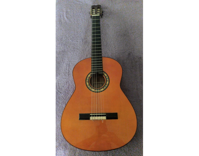 Guitarra flamenca CONDE ATOCHA Modelo CIPRÉS Rosas Azules