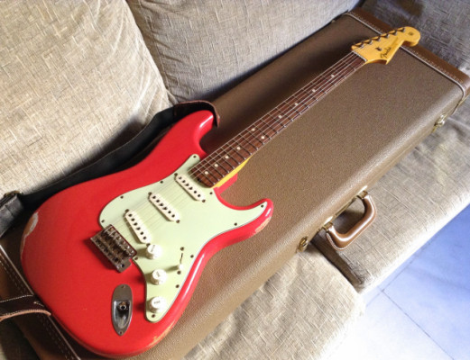 Fender Custom Shop Relic Strato en Fiesta Red