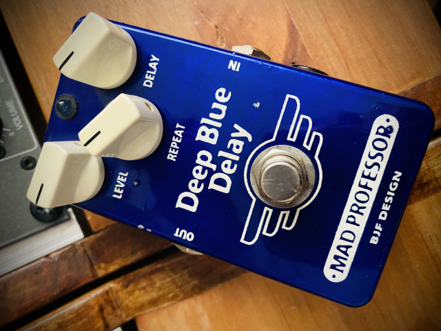 Mad Professor Deep Blue Delay Hand Wired