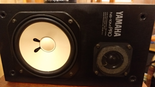 Yamaha NS10M Pro + Etapa de potencia Acústica PA300 VENDIDA