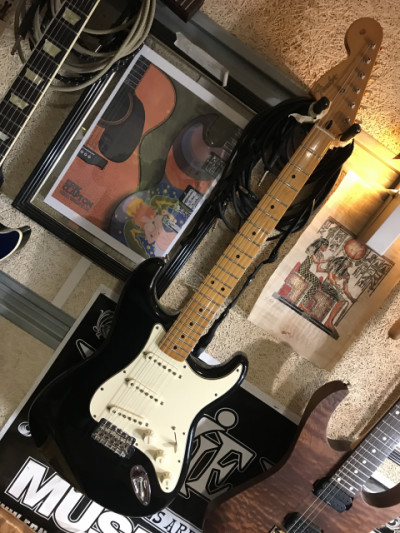 2007 Fender Jimi Hendrix Stratocaster Electric Guitar Black MIM.