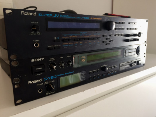 Reverb Sony R7 + sampler digital Roland S-670.