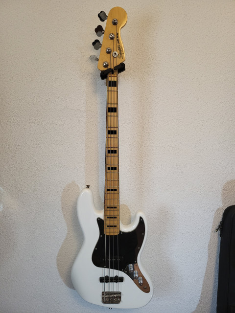 Squier jazz bass 70's vintage modified