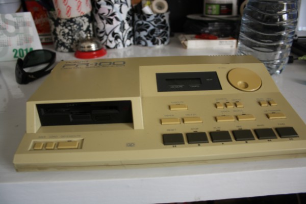 Vendo o cambio: Secuanciador Roland PR-100