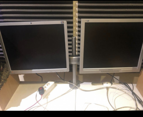 2 monitores de 19 + anclaje