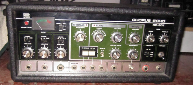 Roland Space Echo RE-301 (eco de cinta)