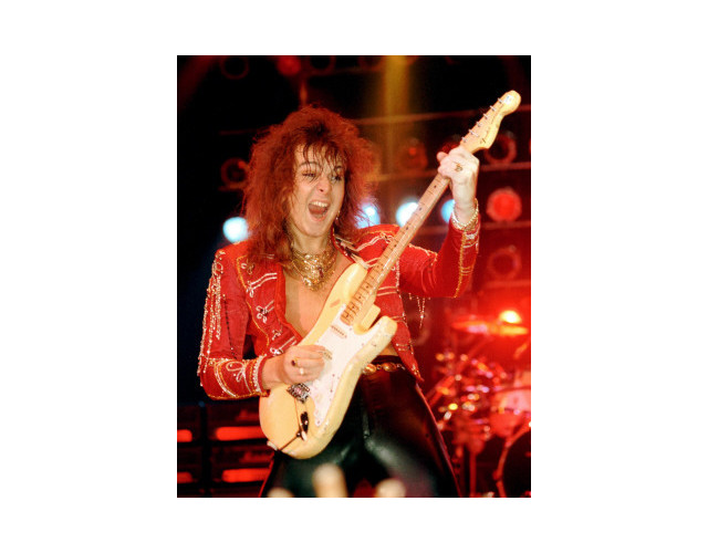 Fender Yngwie Malmsteen y/o Fender Strato molona