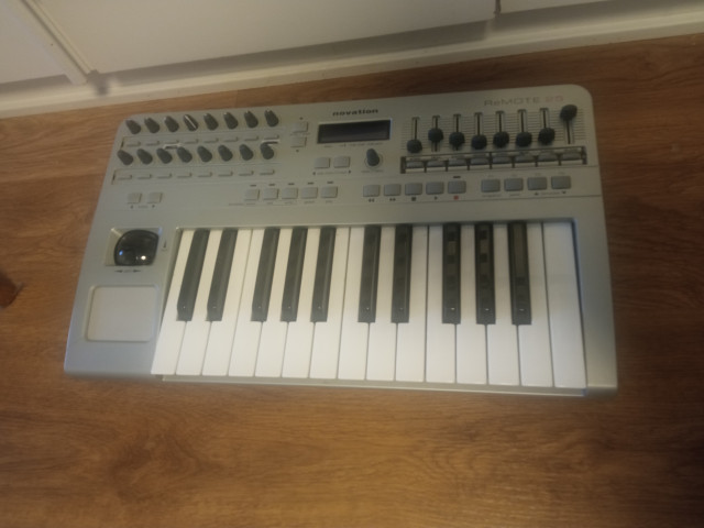 Teclado controlador Novation