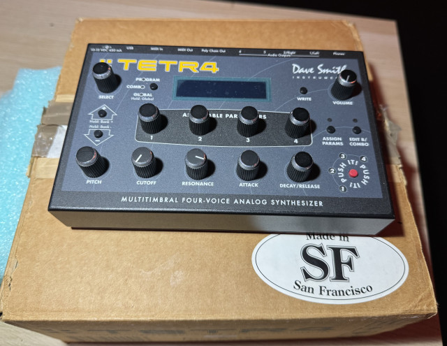 DSI Tetra (prophet 4 voces ) de modulo. Dave smith