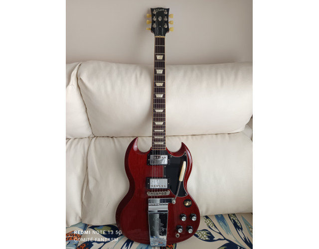 Gibson SG Original maestro vibrola dark cherry, espectacular