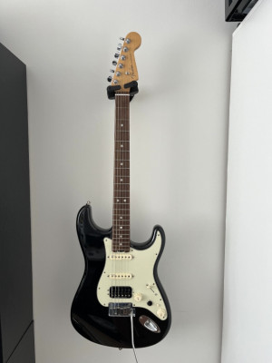 American Elite Stratocaster HSS modificada