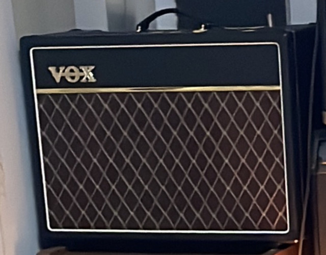 Vendo Vox AC15 comprado hace menos de un año