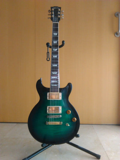 Gibson Les Paul Standard DC 2001- 1000 €