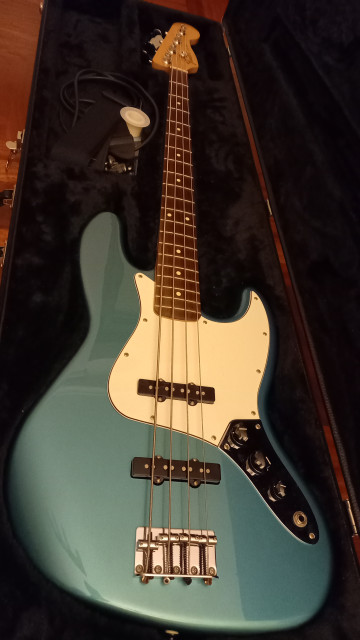 Fender Jazzbass Standard MIM con caja Fender