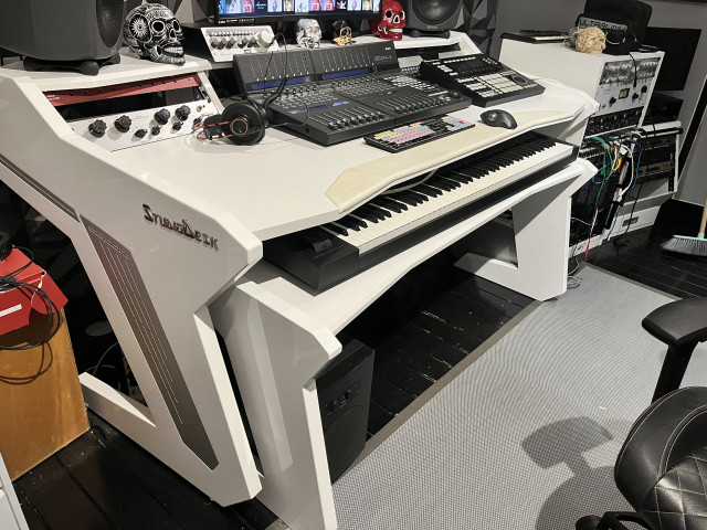 Mesa de estudio Studiodesk Commander V2