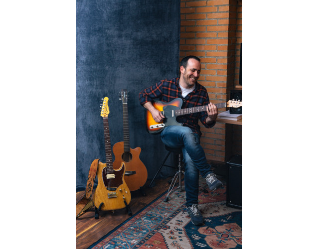 CLASES DE GUITARRA (Locales Underground)