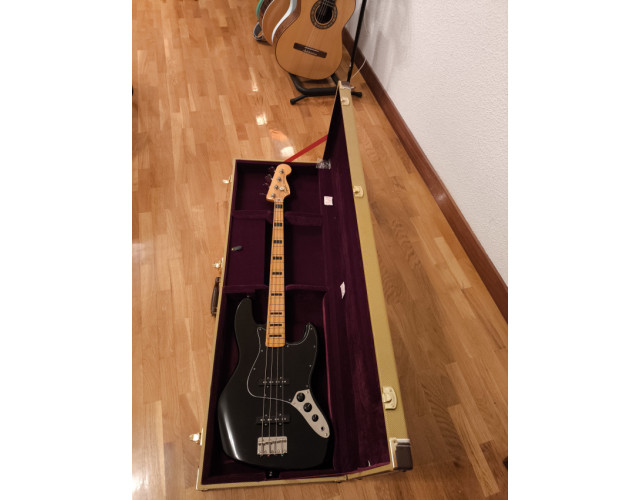 Squier CV 70s Jazz Bass + Estuche